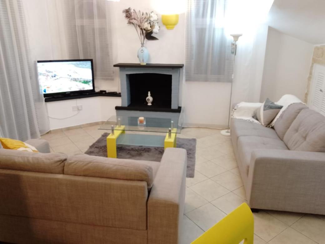 Villa Chrysanthemum 尼奥克瑞奥 外观 照片