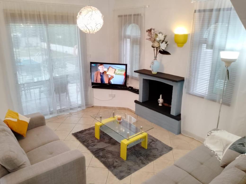 Villa Chrysanthemum 尼奥克瑞奥 外观 照片