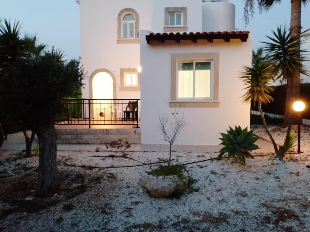 Villa Chrysanthemum 尼奥克瑞奥 外观 照片