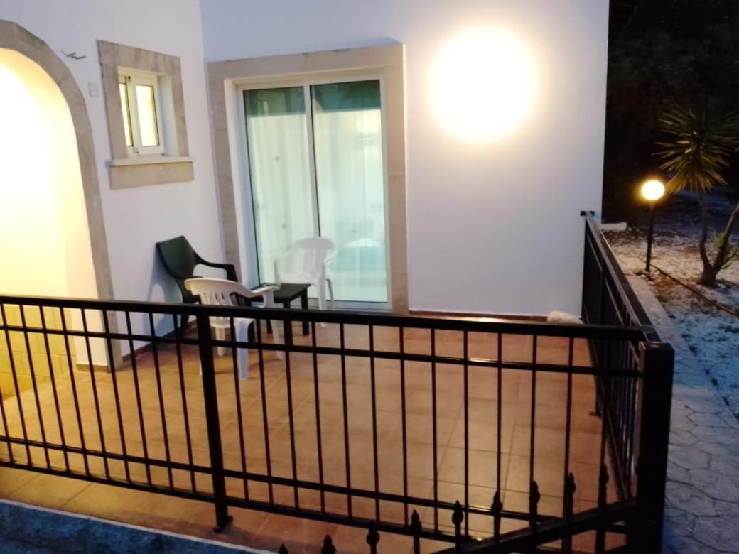 Villa Chrysanthemum 尼奥克瑞奥 外观 照片