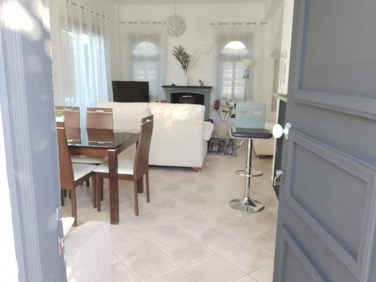 Villa Chrysanthemum 尼奥克瑞奥 外观 照片